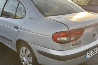 Pivot de moyeu avant droit RENAULT MEGANE 1