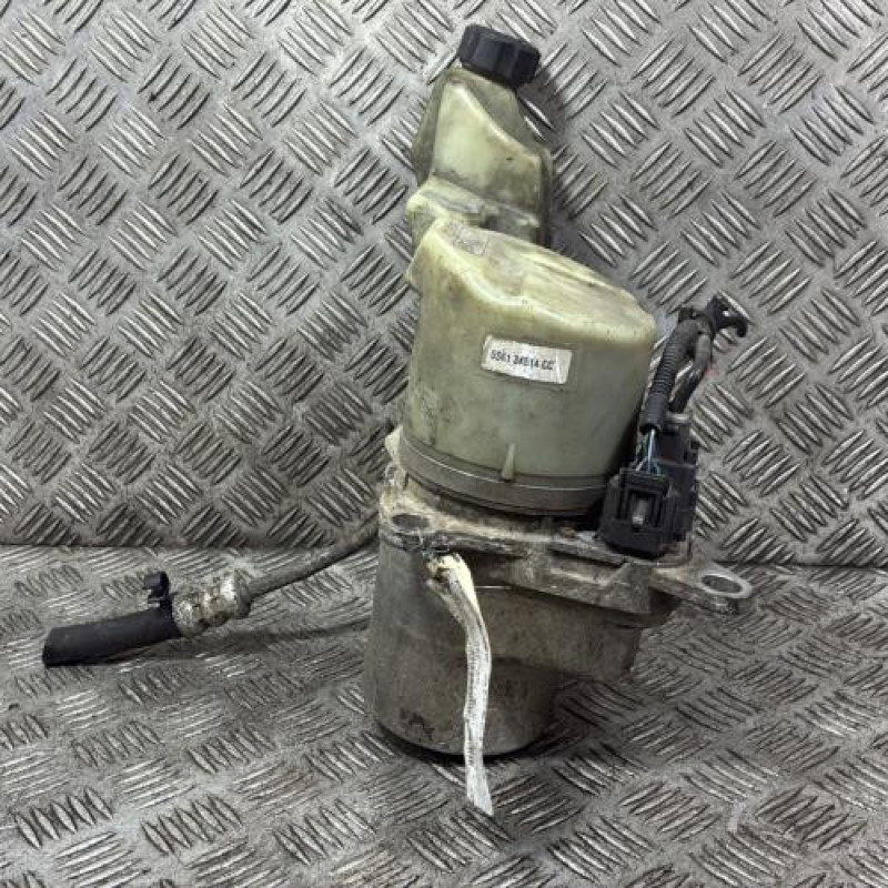 Pompe de direction FORD FUSION Photo n°2