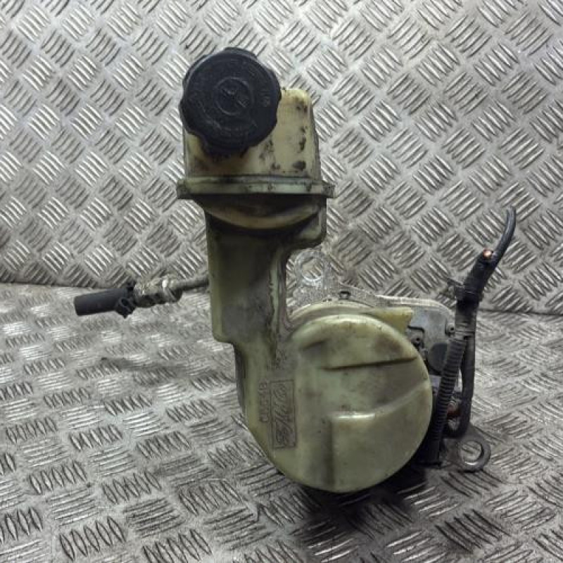 Pompe de direction FORD FUSION Photo n°3