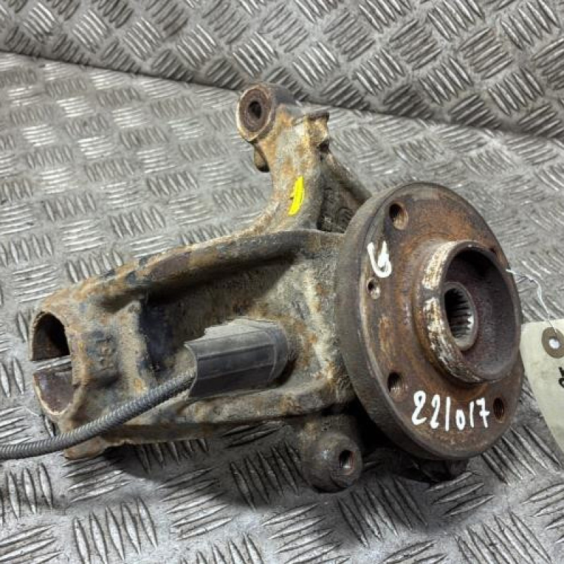 Pivot de moyeu avant gauche PEUGEOT 208 1 Photo n°1