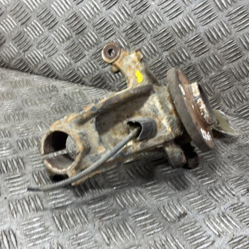 Pivot de moyeu avant gauche PEUGEOT 208 1 Photo n°4