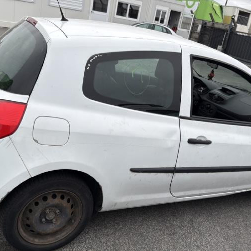 Pivot de moyeu avant droit RENAULT CLIO 3 Photo n°10