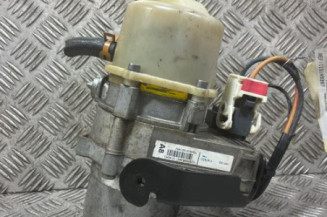 Pompe de direction DACIA SANDERO 2 Photo n°1