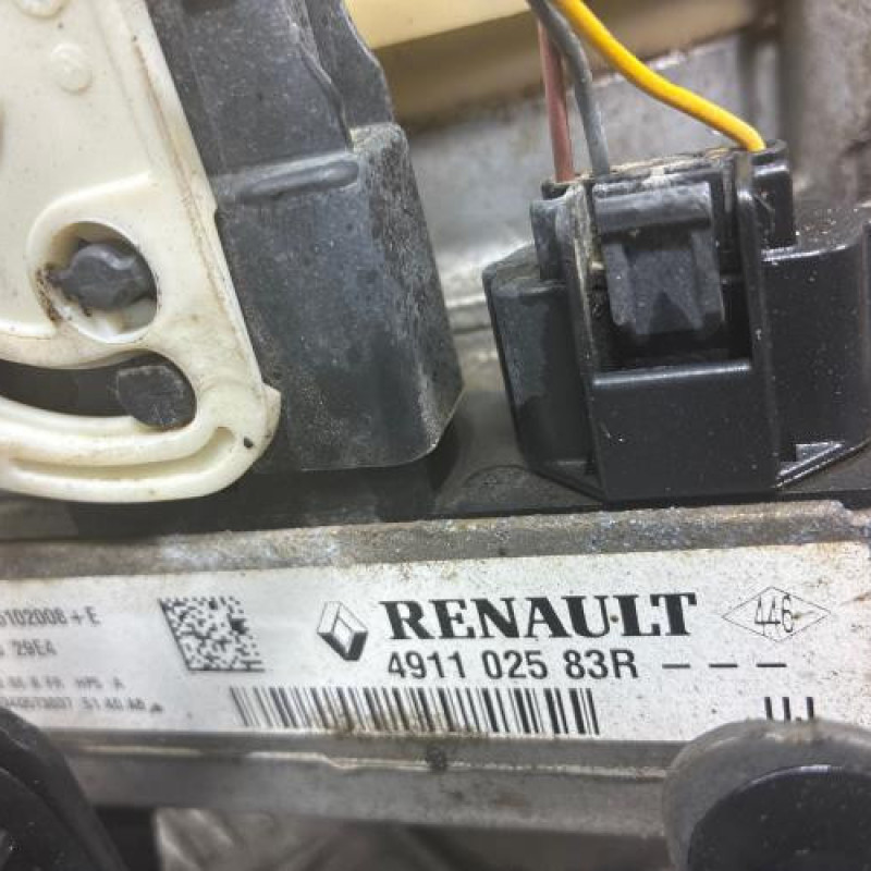 Pompe de direction DACIA SANDERO 2 Photo n°3