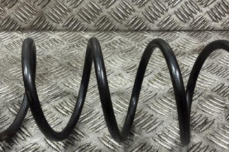 Ressort de suspension arriere droit PEUGEOT 208 2 Photo n°1