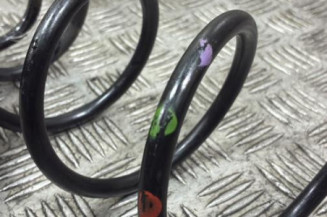 Ressort de suspension arriere droit PEUGEOT 208 2