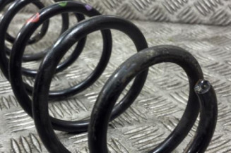 Ressort de suspension arriere droit PEUGEOT 208 2