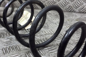 Ressort de suspension arriere gauche PEUGEOT 208 2