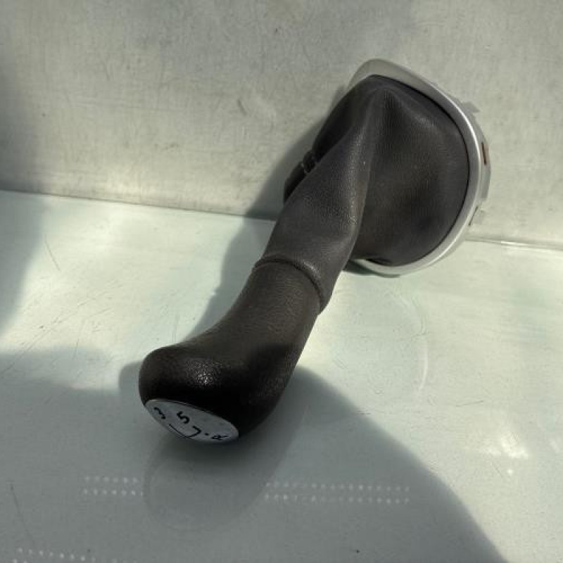 Pommeau de vitesses RENAULT CLIO 3 Photo n°1