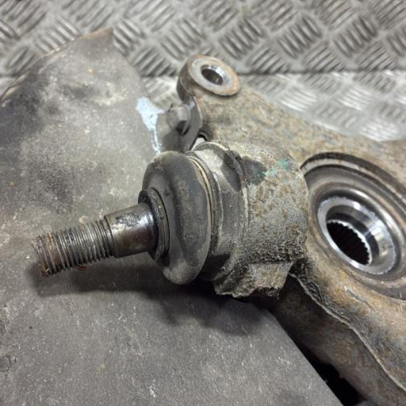 Pivot de moyeu avant droit PEUGEOT 508 1 SW Photo n°4