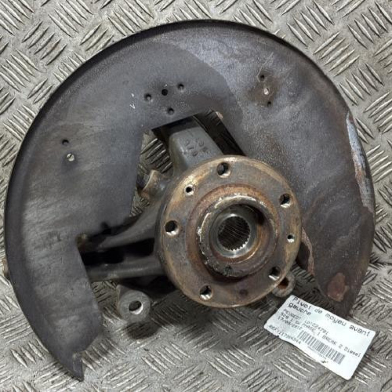 Pivot de moyeu avant gauche PEUGEOT 508 1 SW Photo n°1