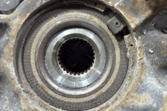 Pivot de moyeu avant gauche PEUGEOT 508 1 SW