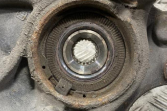 Pivot de moyeu avant droit PEUGEOT 208 1