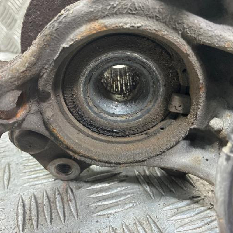 Pivot de moyeu avant gauche PEUGEOT 208 1 Photo n°4