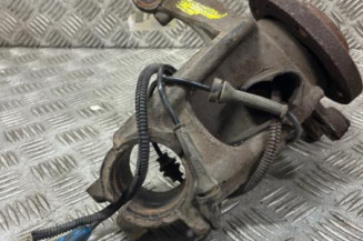 Pivot de moyeu avant gauche PEUGEOT 208 1