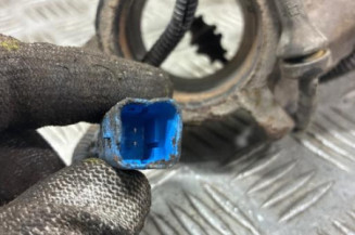 Pivot de moyeu avant gauche PEUGEOT 208 1