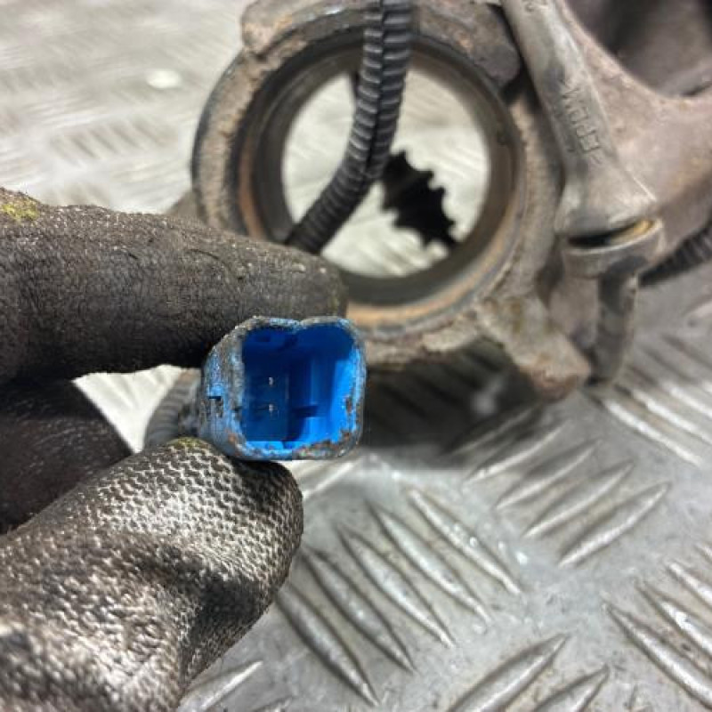 Pivot de moyeu avant gauche PEUGEOT 208 1 Photo n°6