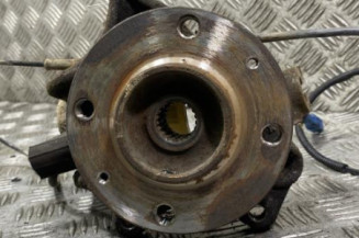 Pivot de moyeu avant gauche PEUGEOT 208 1