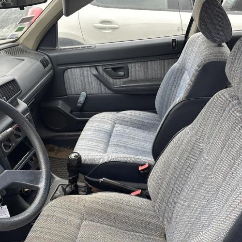 Poignee interieur avant droit PEUGEOT 405 Photo n°13