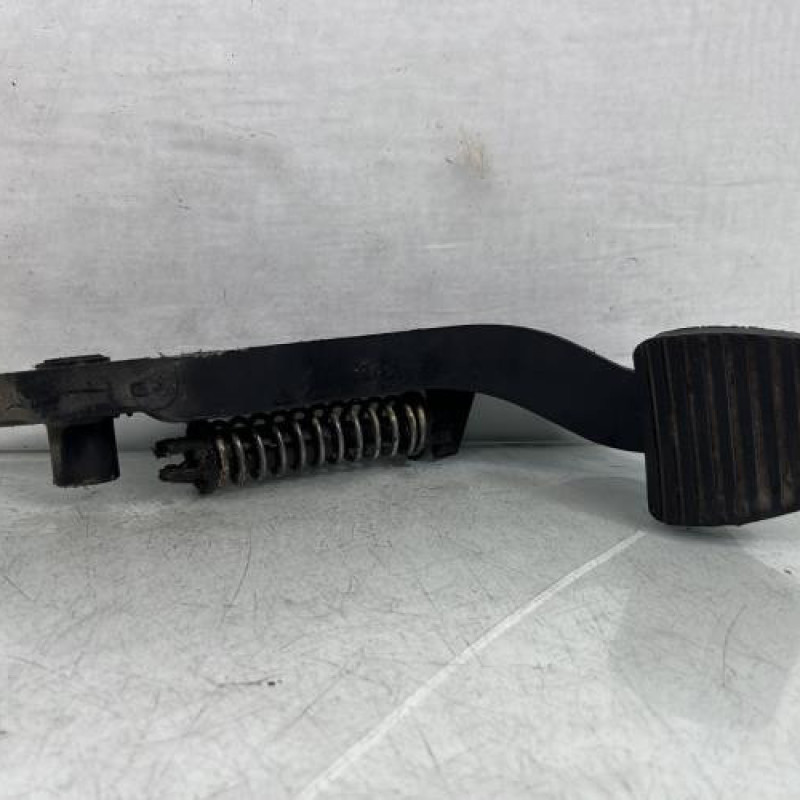 Pedale d'embrayage PEUGEOT 206+ Photo n°1