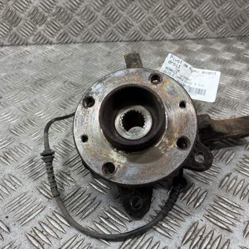 Pivot de moyeu avant droit RENAULT CLIO 2 CAMPUS Photo n°1