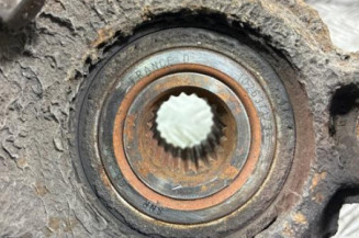 Pivot de moyeu avant droit RENAULT CLIO 2 CAMPUS