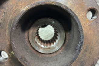 Pivot de moyeu avant droit RENAULT CLIO 2 CAMPUS