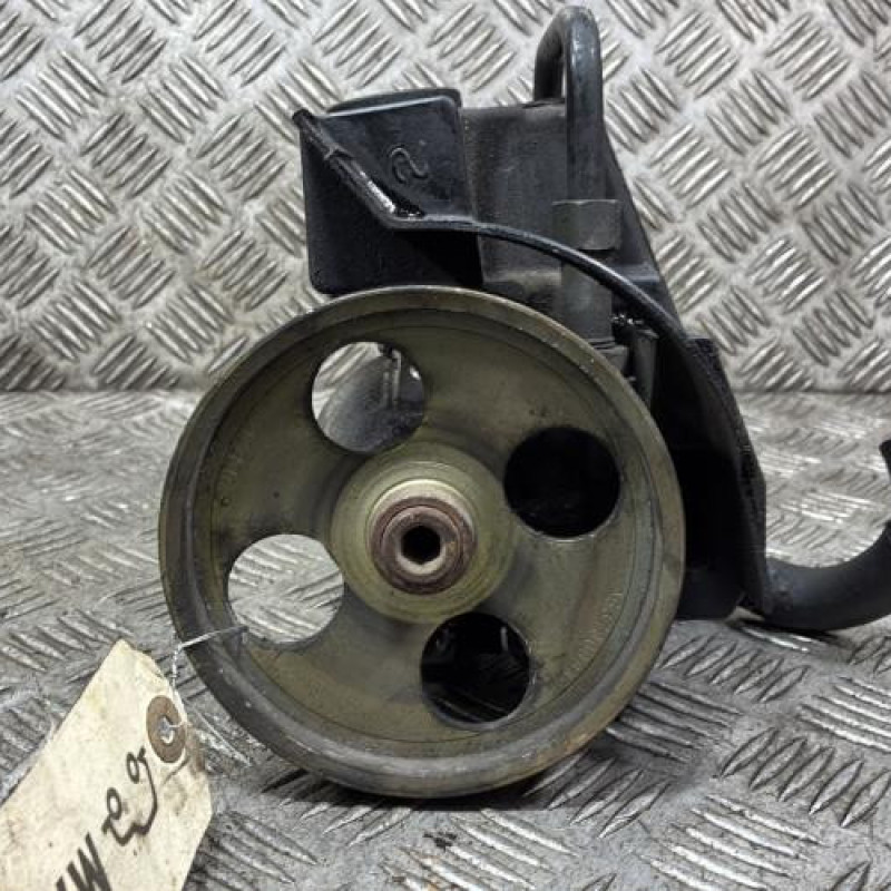 Pompe de direction CITROEN XSARA PICASSO Photo n°3