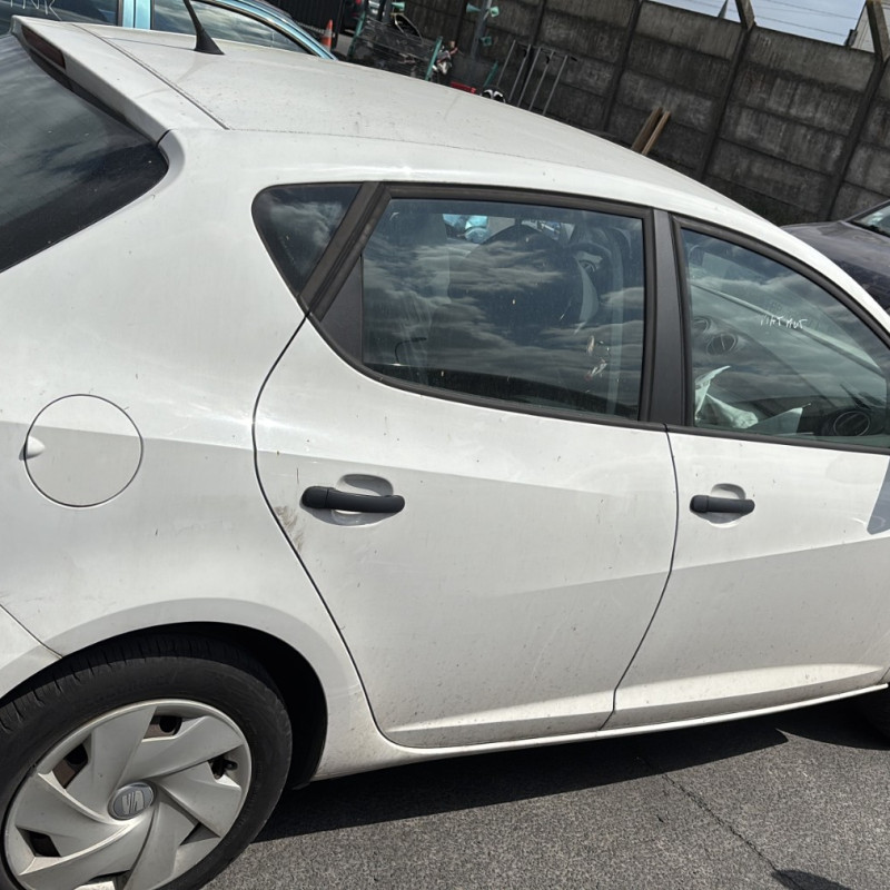 SEAT IBIZA 4 PHASE 1 1.2 TDI - 12V TURBO Photo n°17