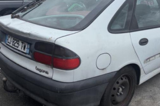 Serrure avant droit RENAULT LAGUNA 1