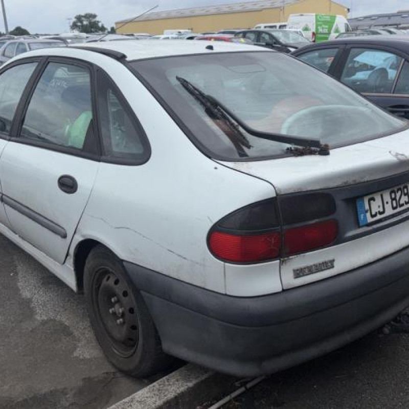 Serrure avant droit RENAULT LAGUNA 1 Photo n°8