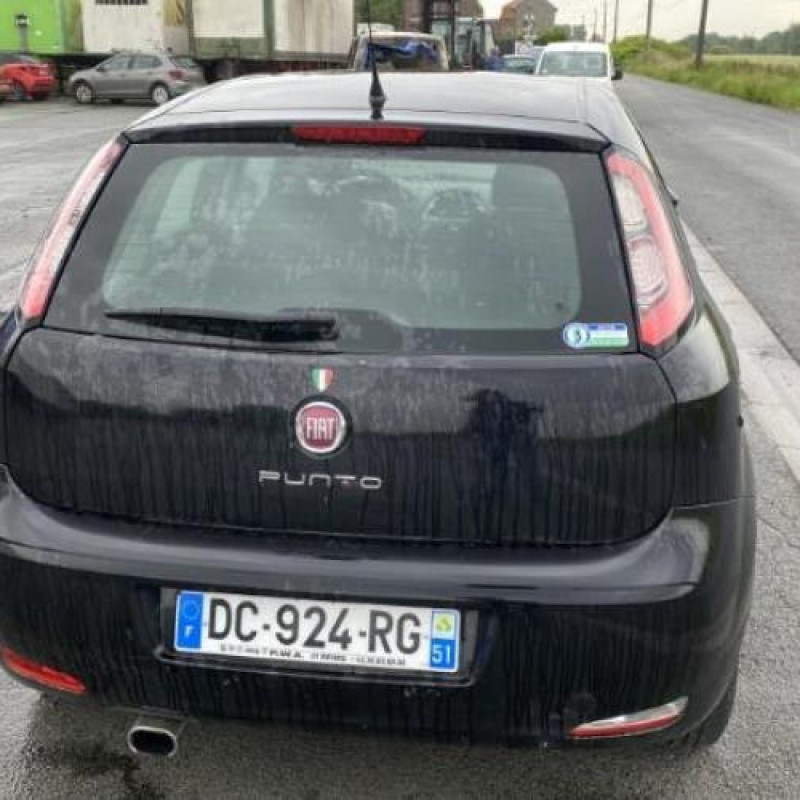 Trappe d'essence FIAT PUNTO EVO 3 Photo n°11