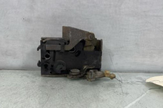 Serrure arriere droit PEUGEOT 405 Photo n°1