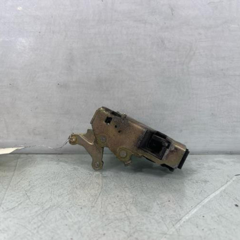 Serrure arriere droit PEUGEOT 405 Photo n°3