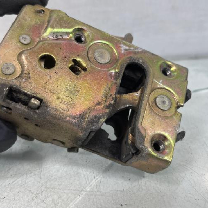 Serrure arriere droit PEUGEOT 405 Photo n°4