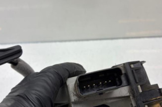 Serrure arriere droit PEUGEOT 208 1