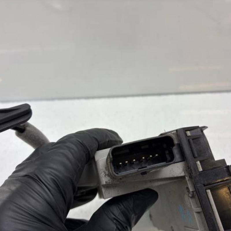 Serrure arriere droit PEUGEOT 208 1 Photo n°6