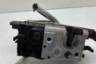 Serrure arriere droit PEUGEOT 208 1
