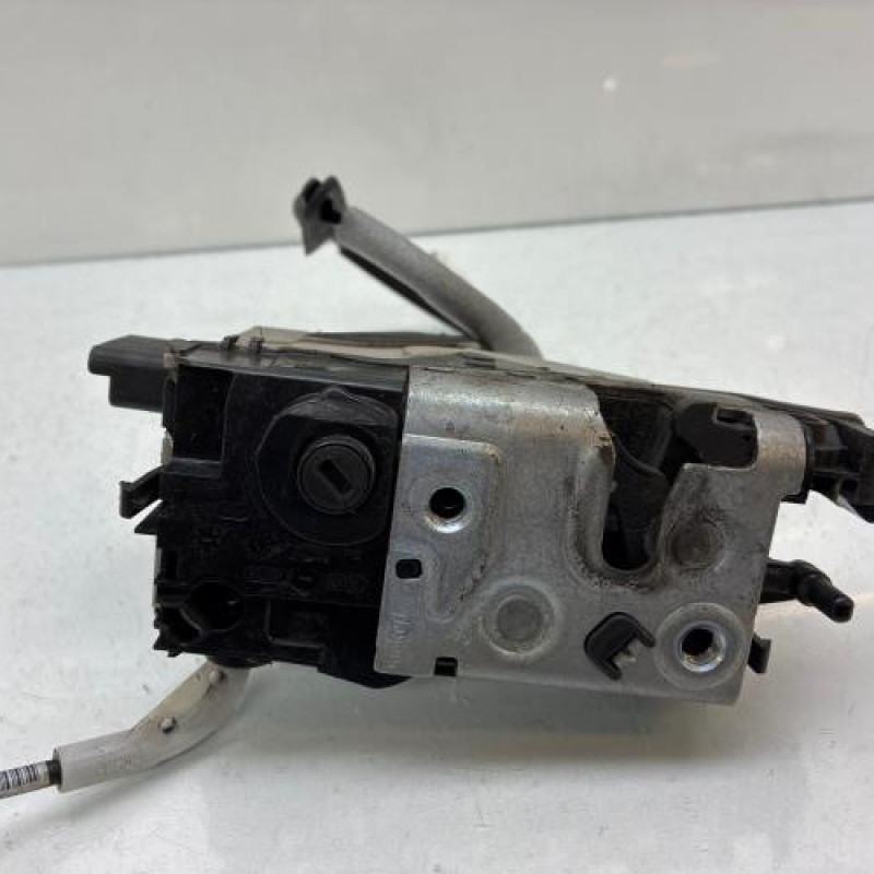 Serrure arriere droit PEUGEOT 208 1 Photo n°8