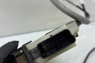 Serrure avant gauche PEUGEOT 208 1