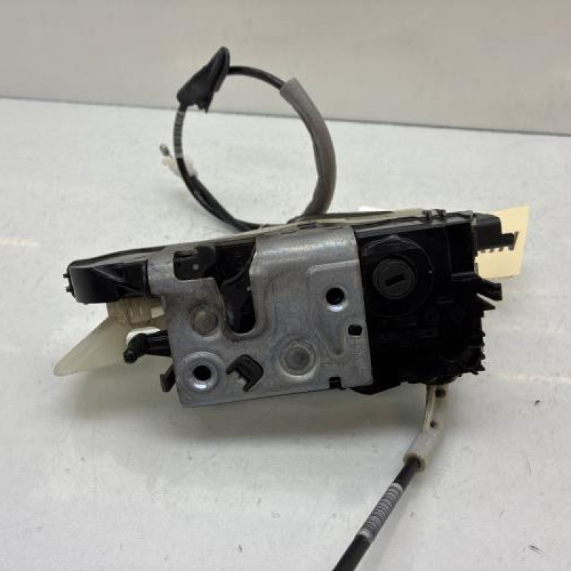 Serrure avant gauche PEUGEOT 208 1 Photo n°7