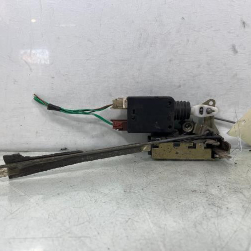 Serrure avant gauche CITROEN AX Photo n°5