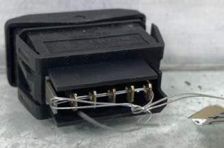 Interrupteur de leve vitre avant droit RENAULT CLIO 1