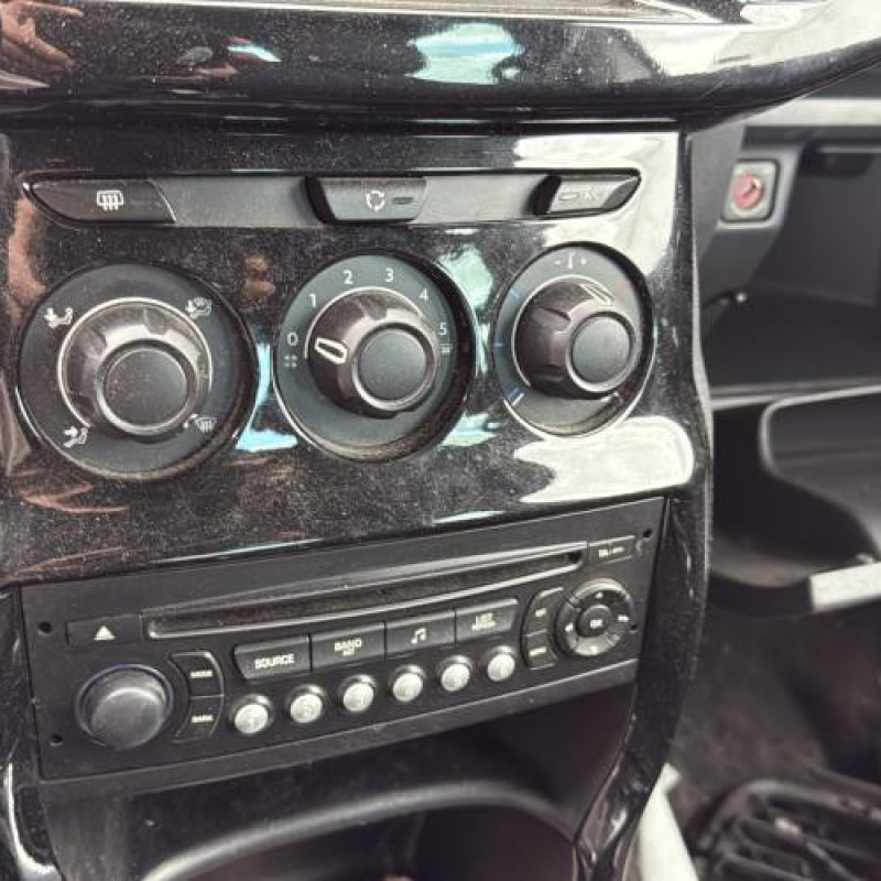 Trappe d'essence CITROEN DS3 Photo n°20