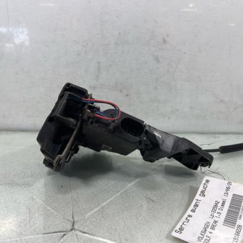 Serrure avant gauche VOLKSWAGEN GOLF 4 Photo n°1