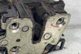 Serrure arriere droit DACIA SANDERO 2