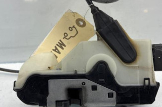 Serrure avant gauche PEUGEOT 208 1