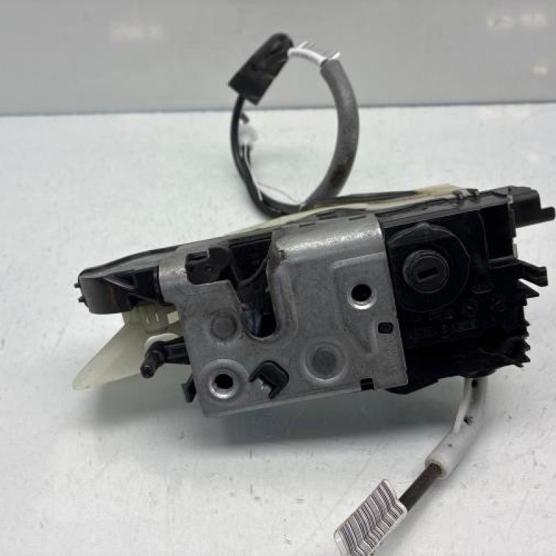 Serrure avant gauche PEUGEOT 208 1 Photo n°7