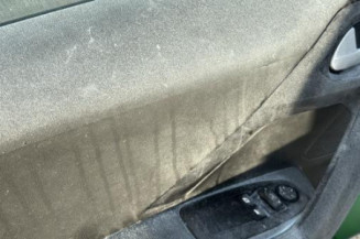 Serrure avant gauche PEUGEOT 208 1