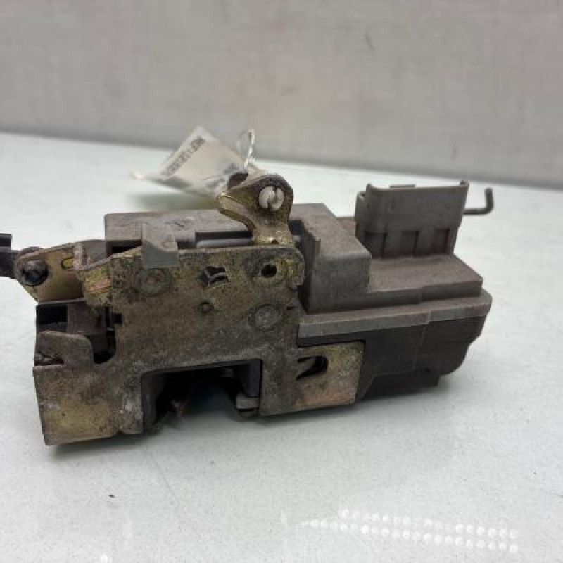 Serrure avant droit PEUGEOT 306 Photo n°4